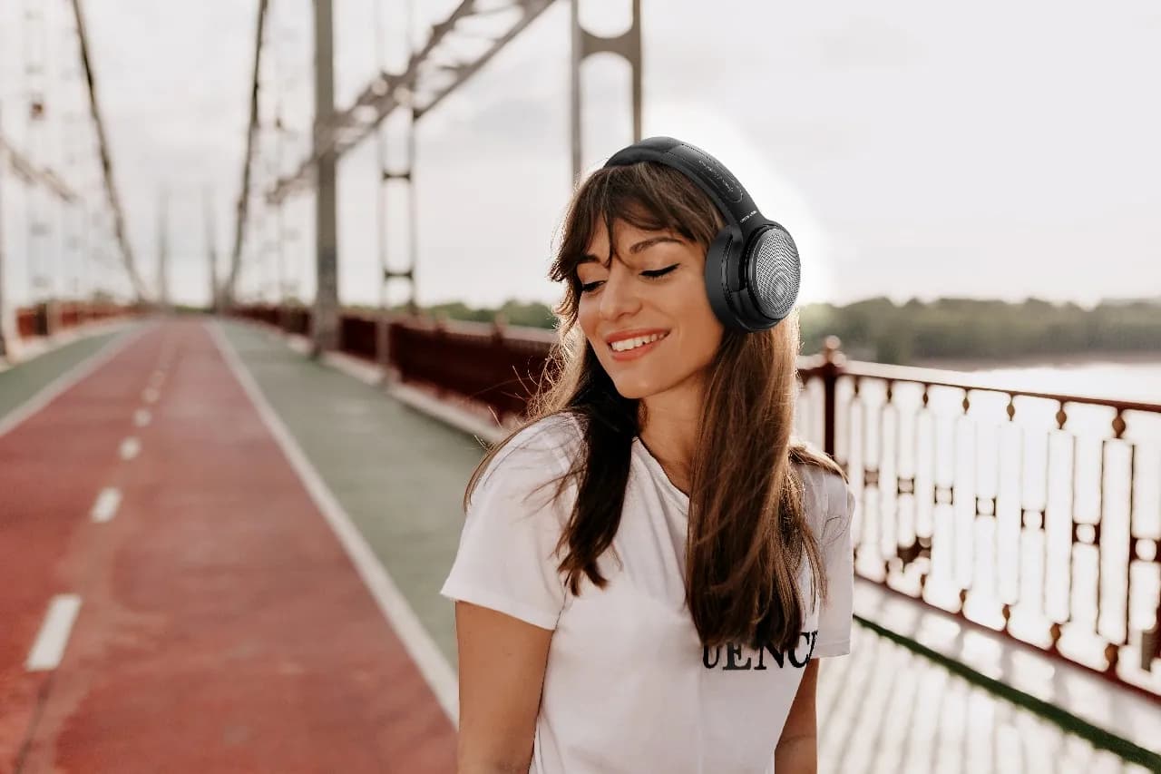 Green Lion SOUNDFLEX 2-in-1 Headphones and Speaker 1 Green Lion SOUNDFLEX 2-in-1 Headphones and Speaker 1