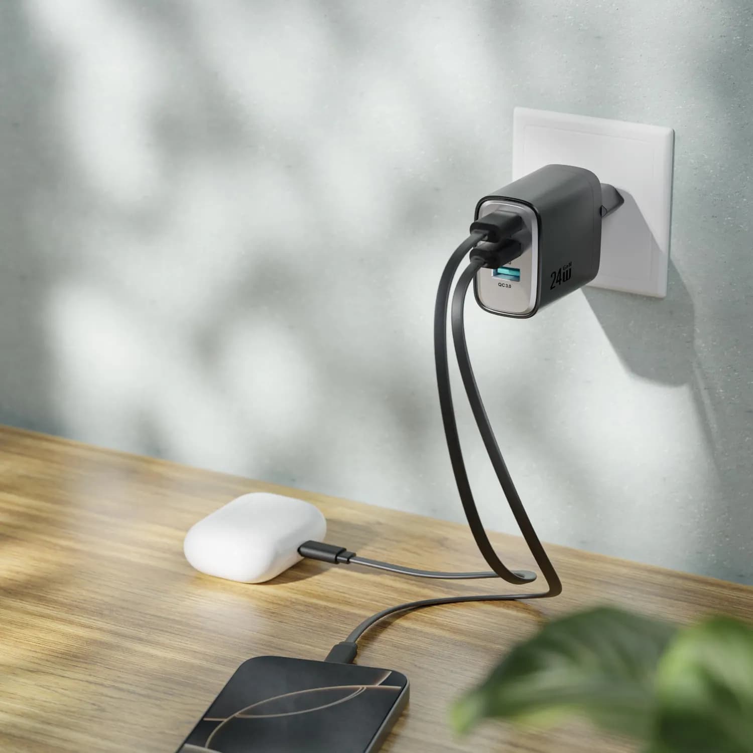 Green Lion Wall Charger Supra - 24W, 3-Port USB-A, Black Grey 2