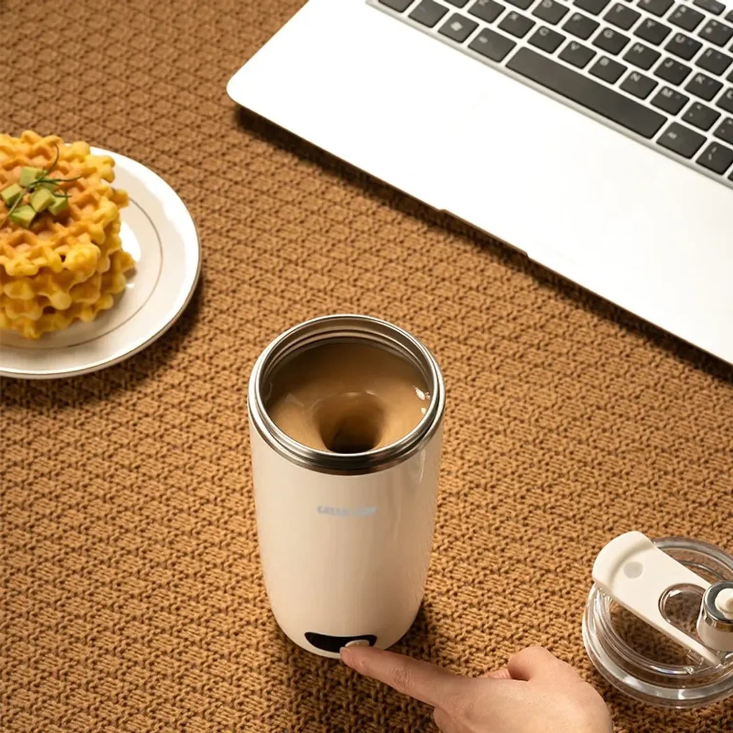 Green Lion Self Stirring Coffee Mug - Warmer, Cream 3