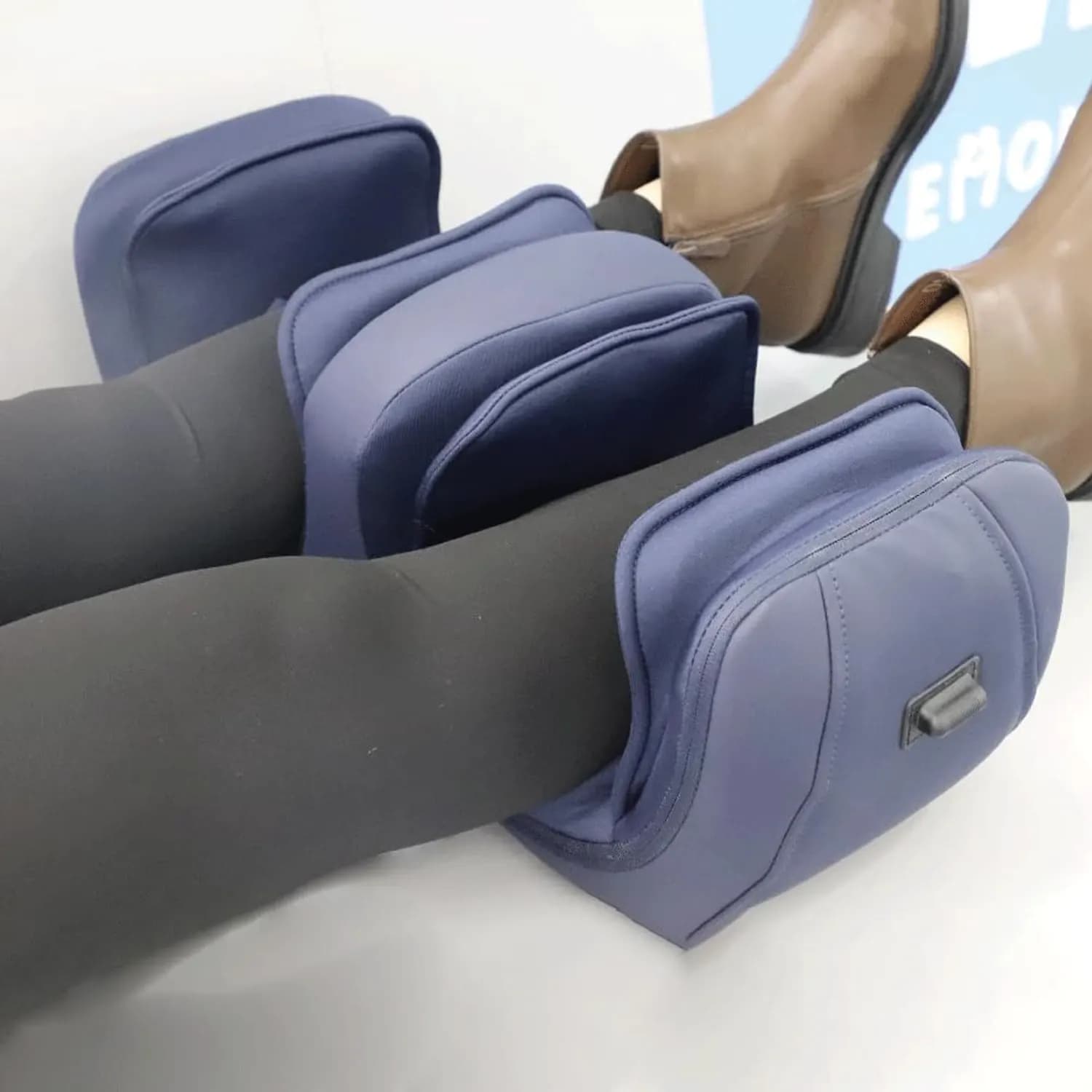 Green Lion Multifunctional Massager - Hot Compress, Blue 4