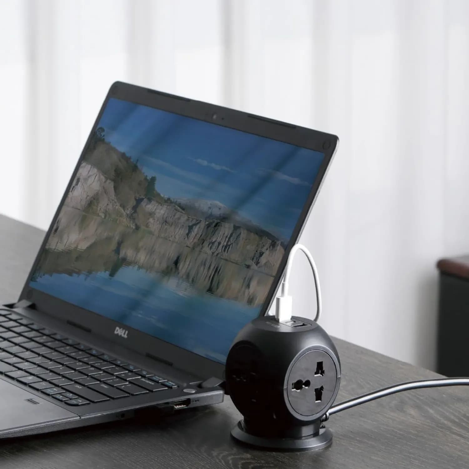 Green Lion MultiPort Desk Socket - 2500W, USB-C & USB-A, Black 2