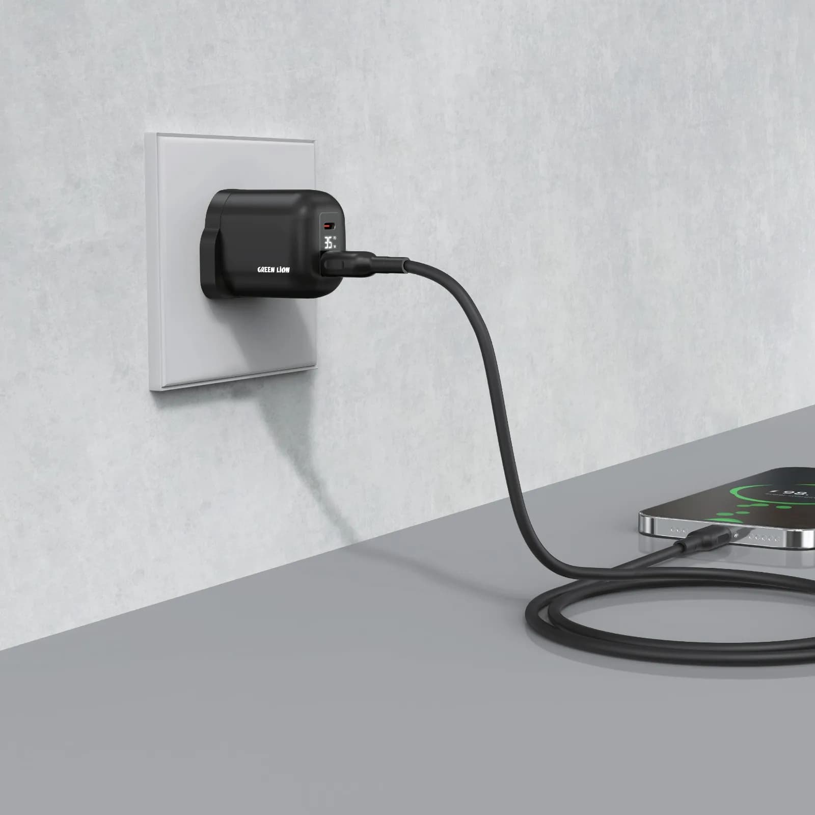 Green Lion Q-Series UK Plug USB-C & USB-A - Black 2