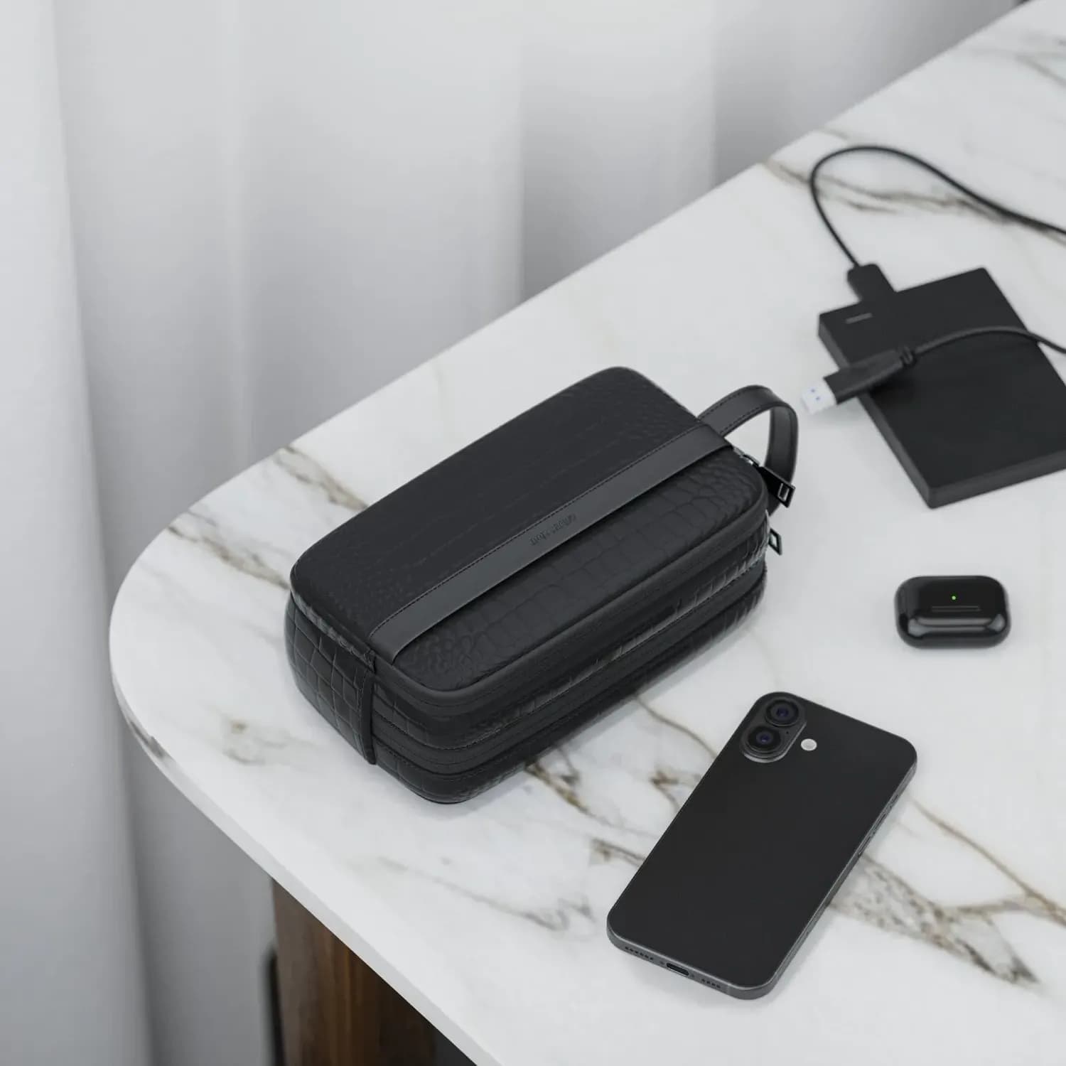 GREEN LION Travel Pouch Tirana - PU Leather, Multiple Compartments, Black 3
