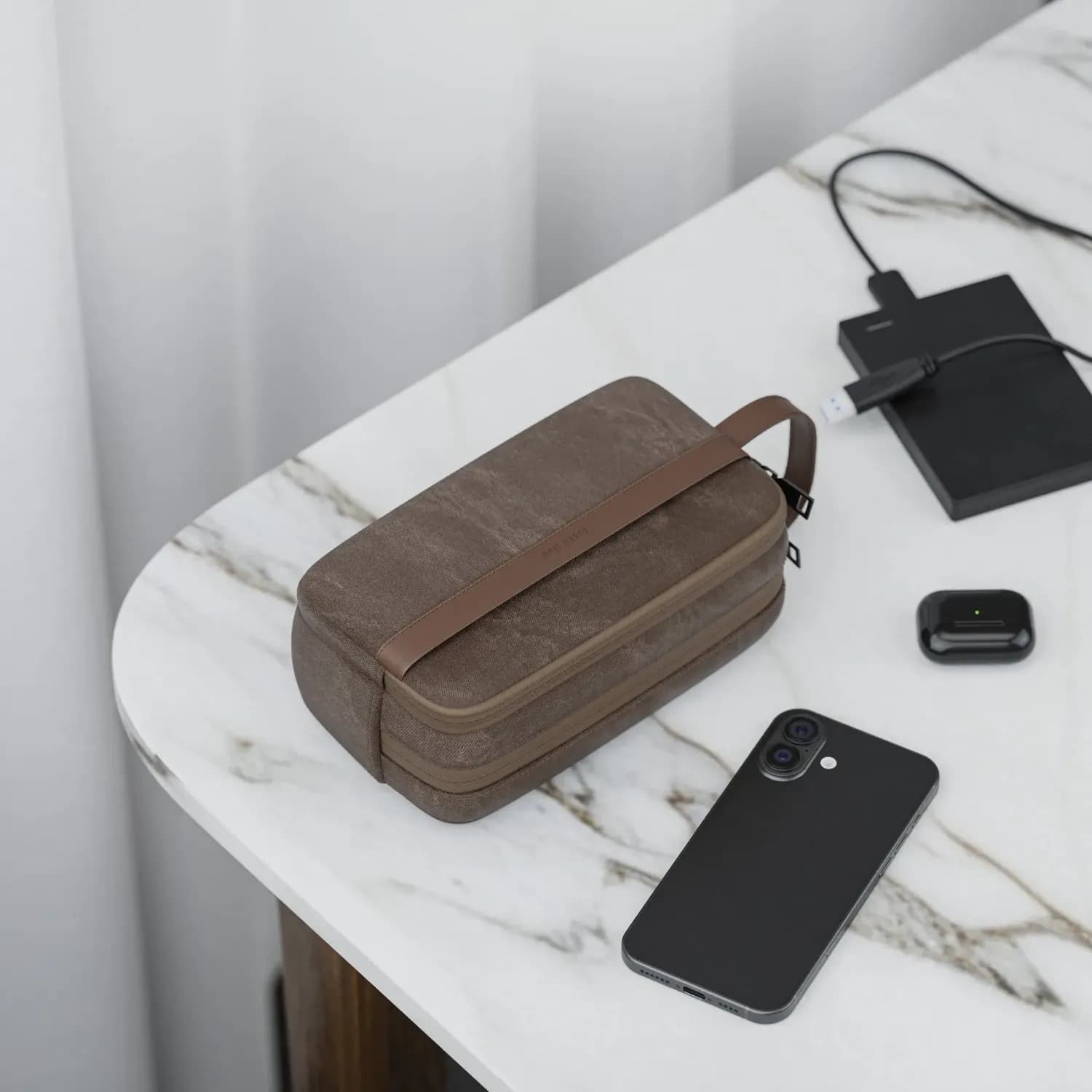 Green Lion Travel Pouch Tirana - Brown — Grey 4