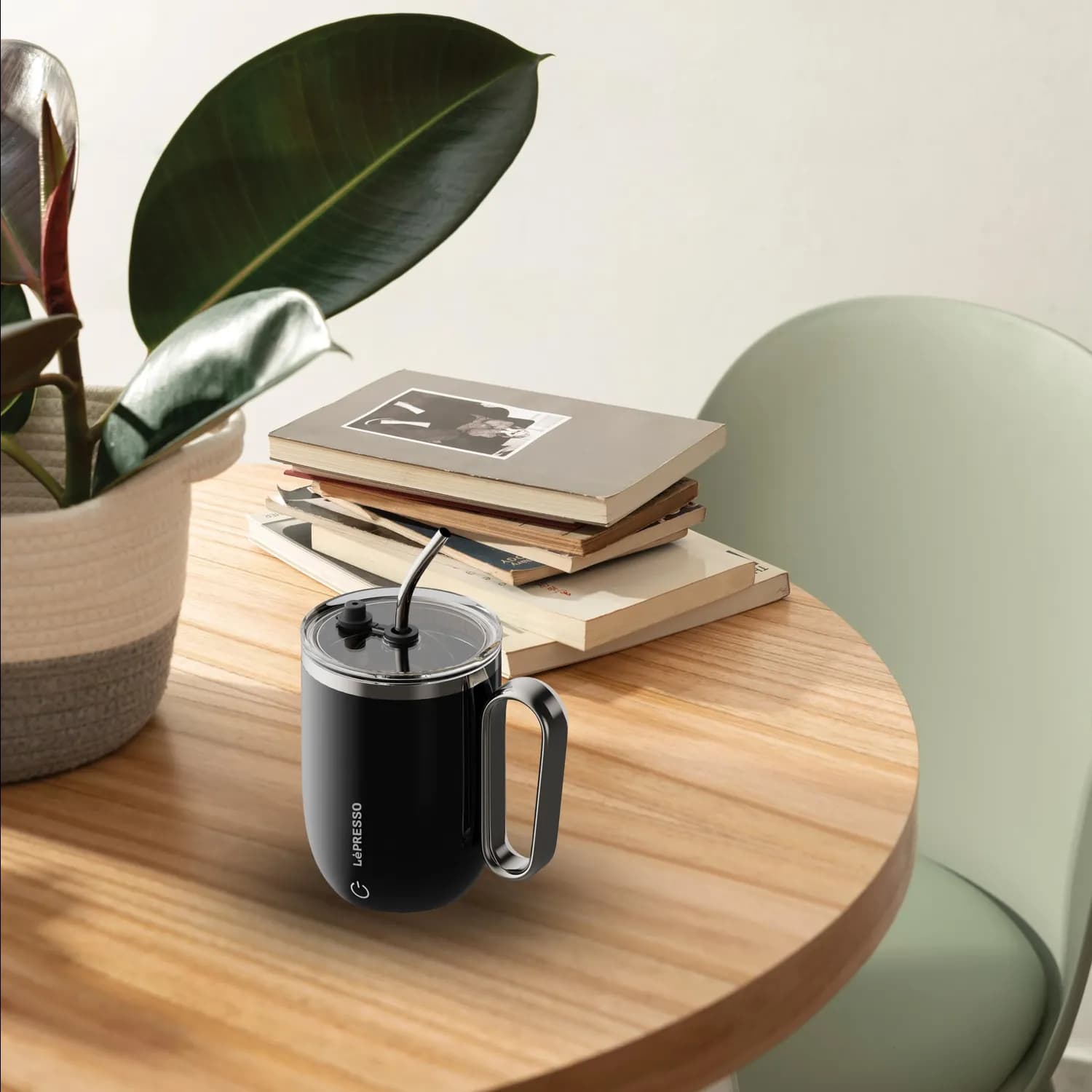 LePresso Auto Stirring Mug - Magnetic Rotor, 420ml, Black — Black 2