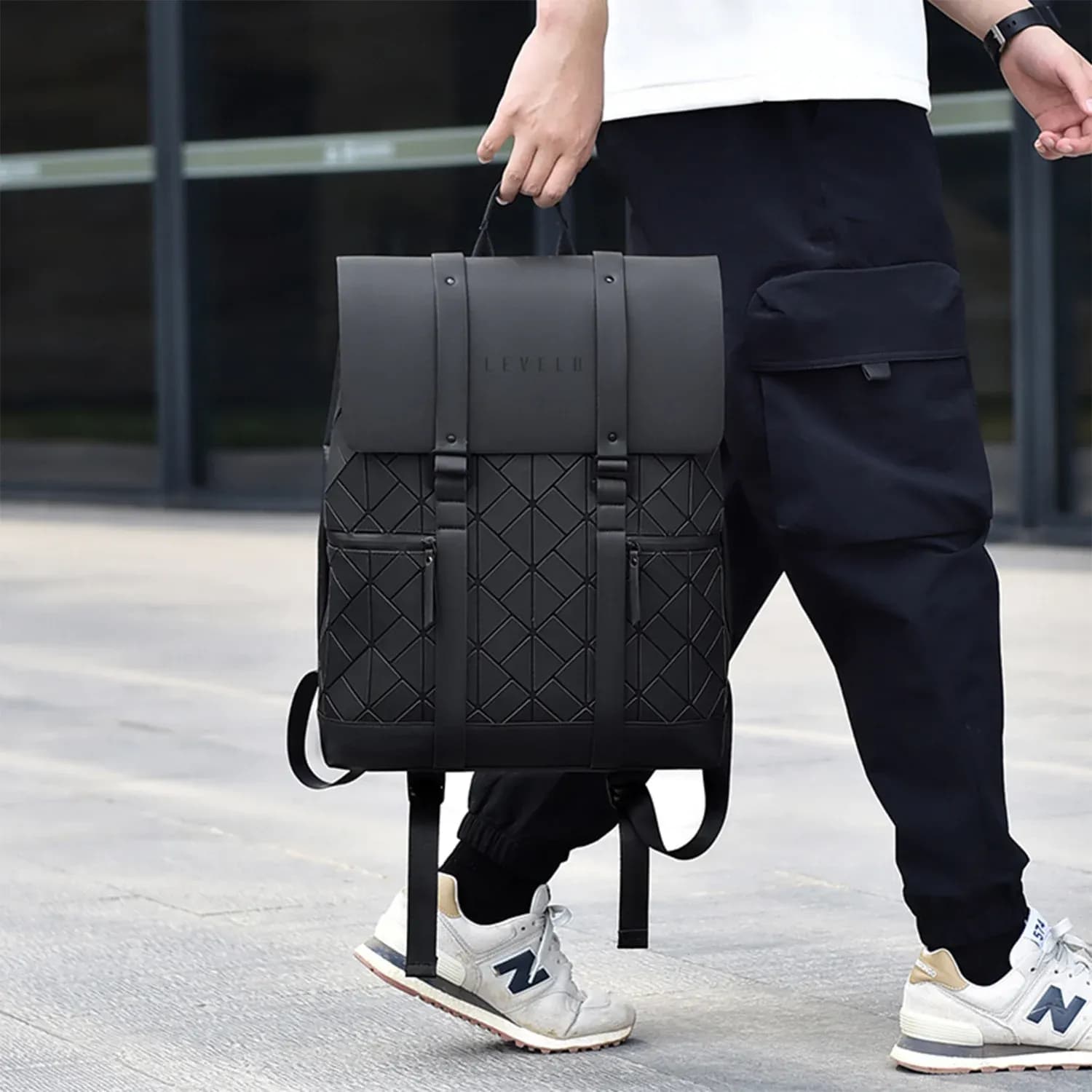 Levelo CAEN Travel BackPack 4