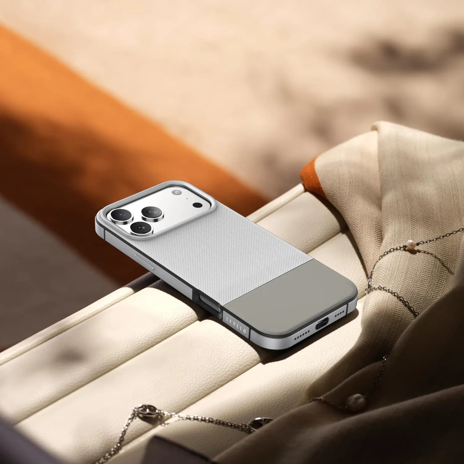 Levelo Cuir Case 4