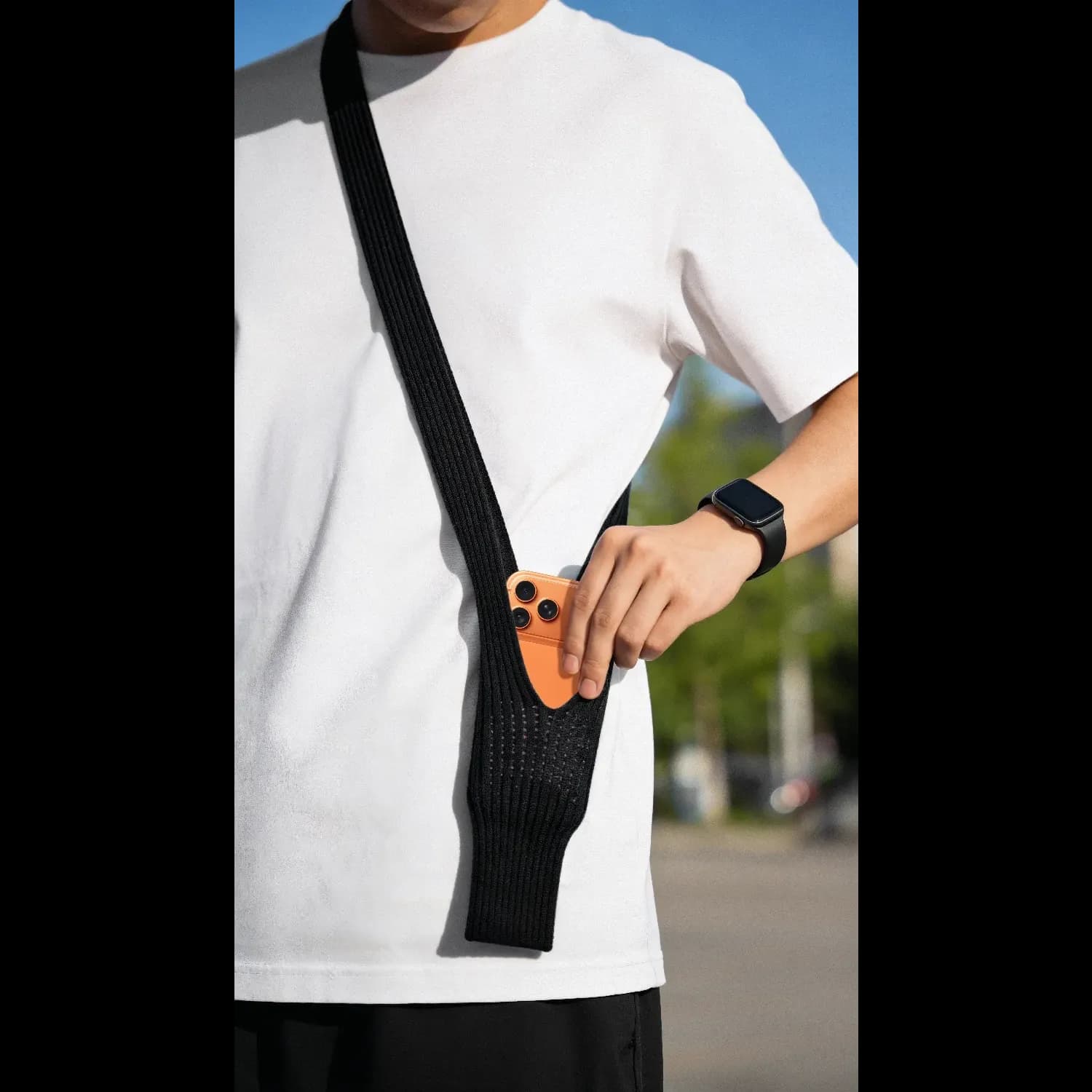 Levelo Holdr
Cross Pocket Phone Holder — Black 2