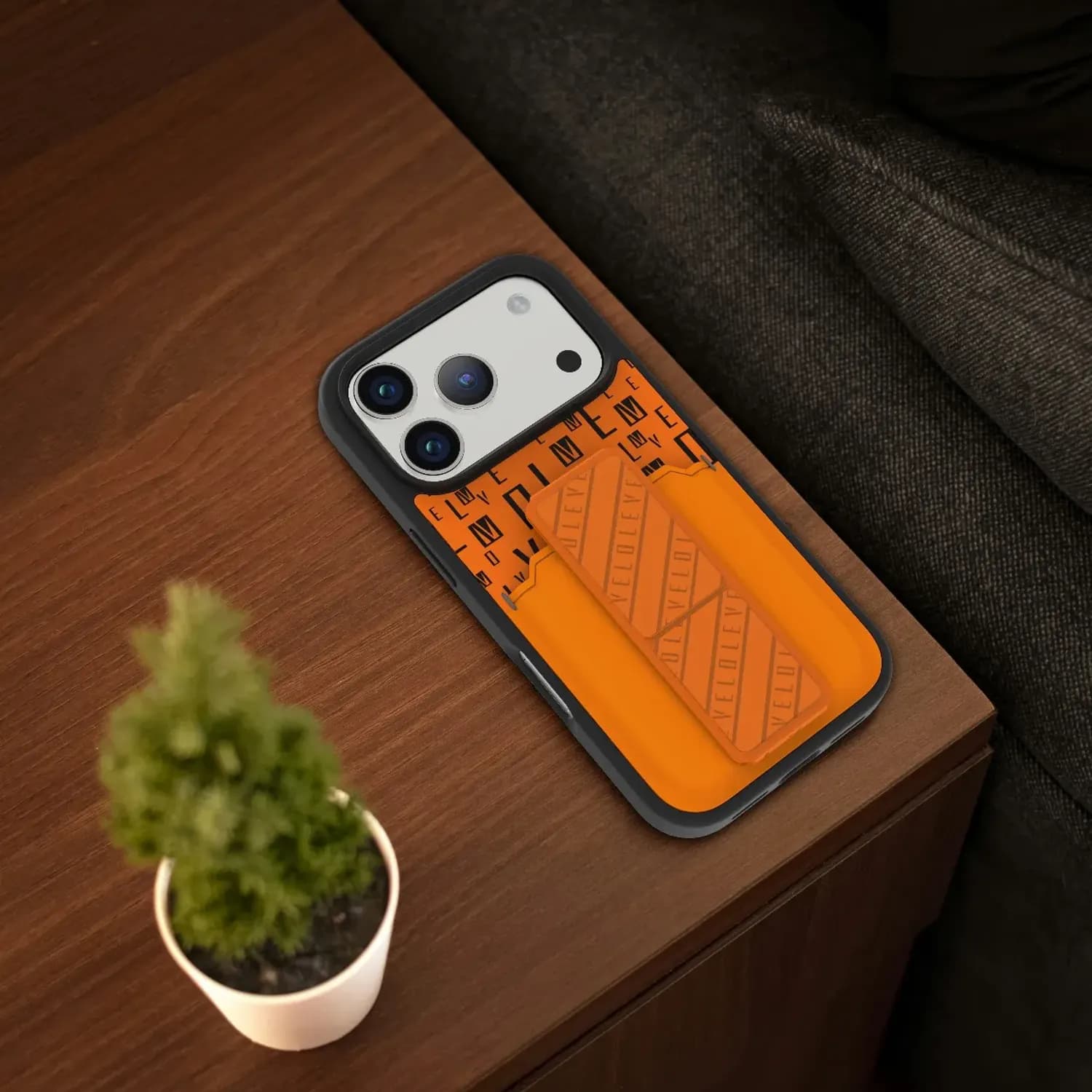 Levelo Morphix Gripstand Case With Cardholder 5