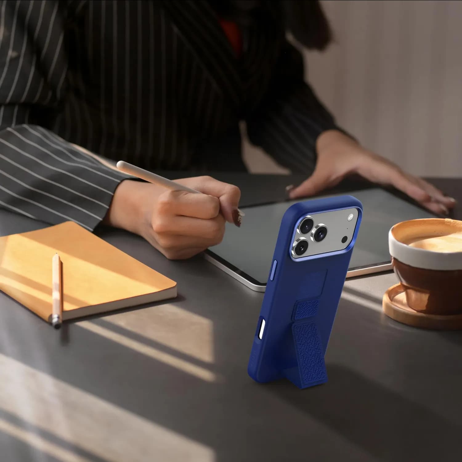 Levelo Morphix Silicone Case With Leather Grip — Blue 2