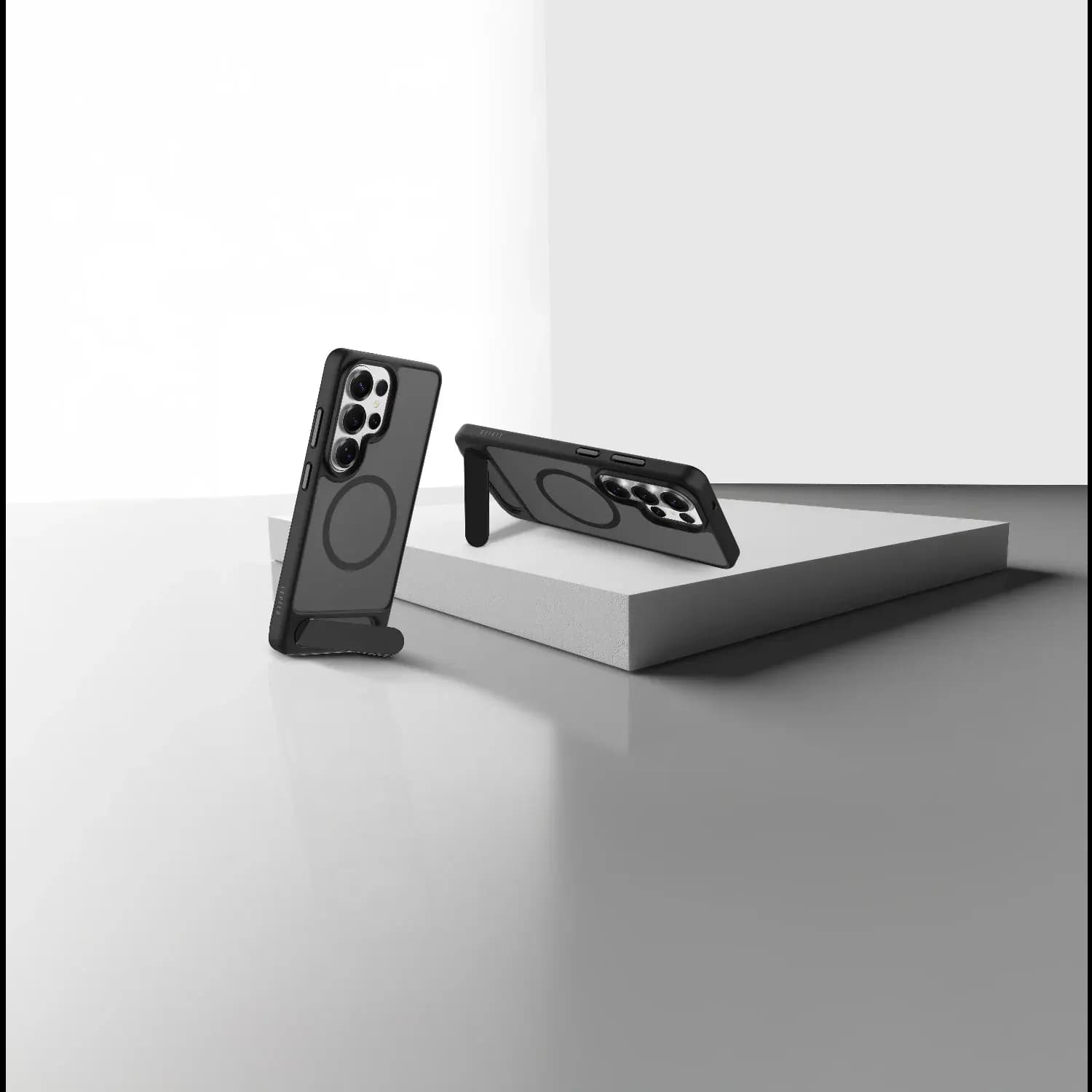 Levelo MATTEO Hybrid Kickstand Case 5