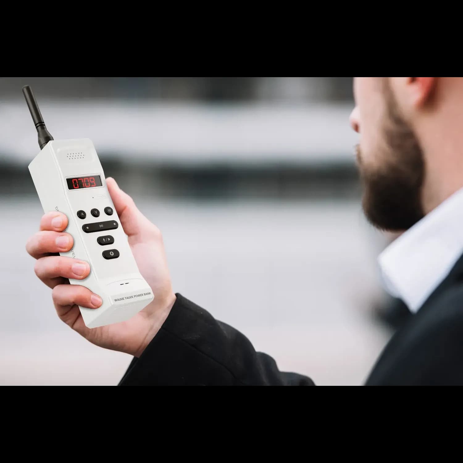 Levelo Revolt 20000mAh Walkie Talkie Power Bank 3