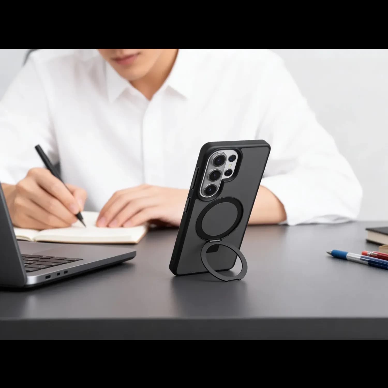 levelo Verona MagSafe Kickstand Hybrid Case — Clear 4