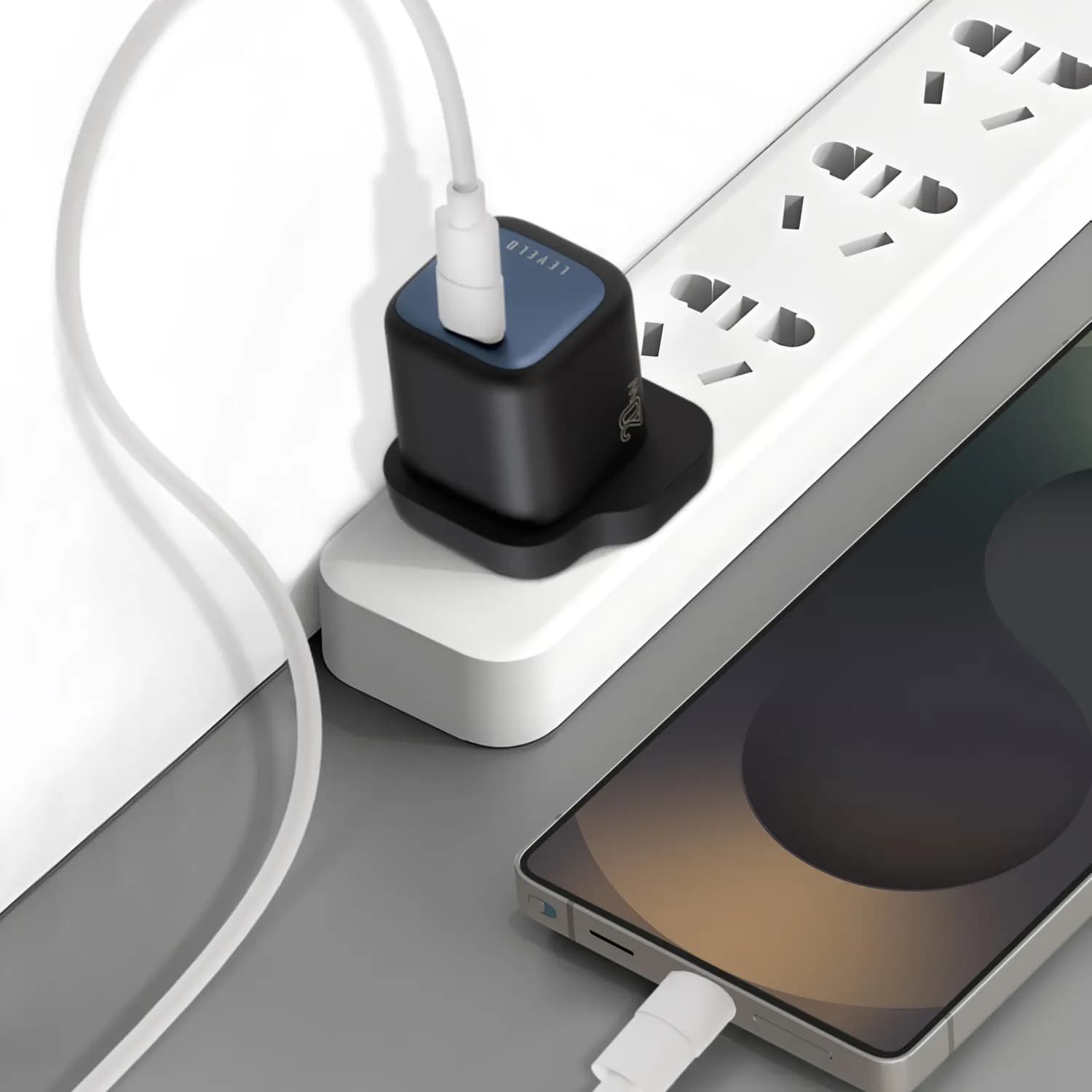 Levelo Vero 20W GaN UK Adapter With Single Type-C Port — Titanium Black 4
