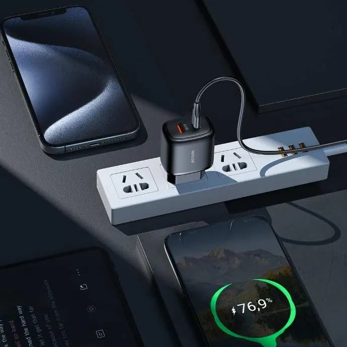 Porodo Dual Output USB-C PD and USB-A QC Quick Charger EU 3