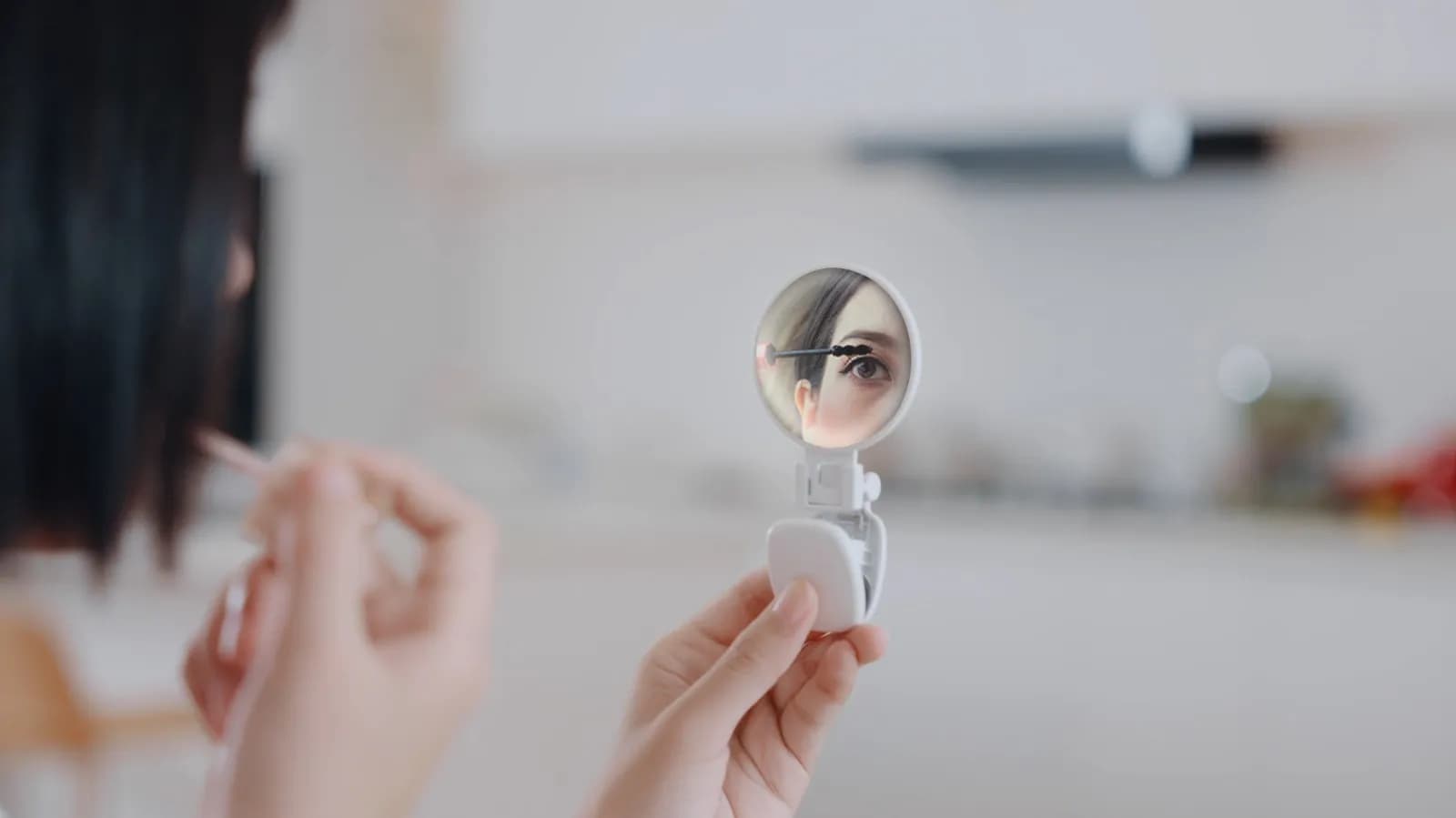 Porodo Lifestyle Clip-On Mirror Fill Light - White 2
