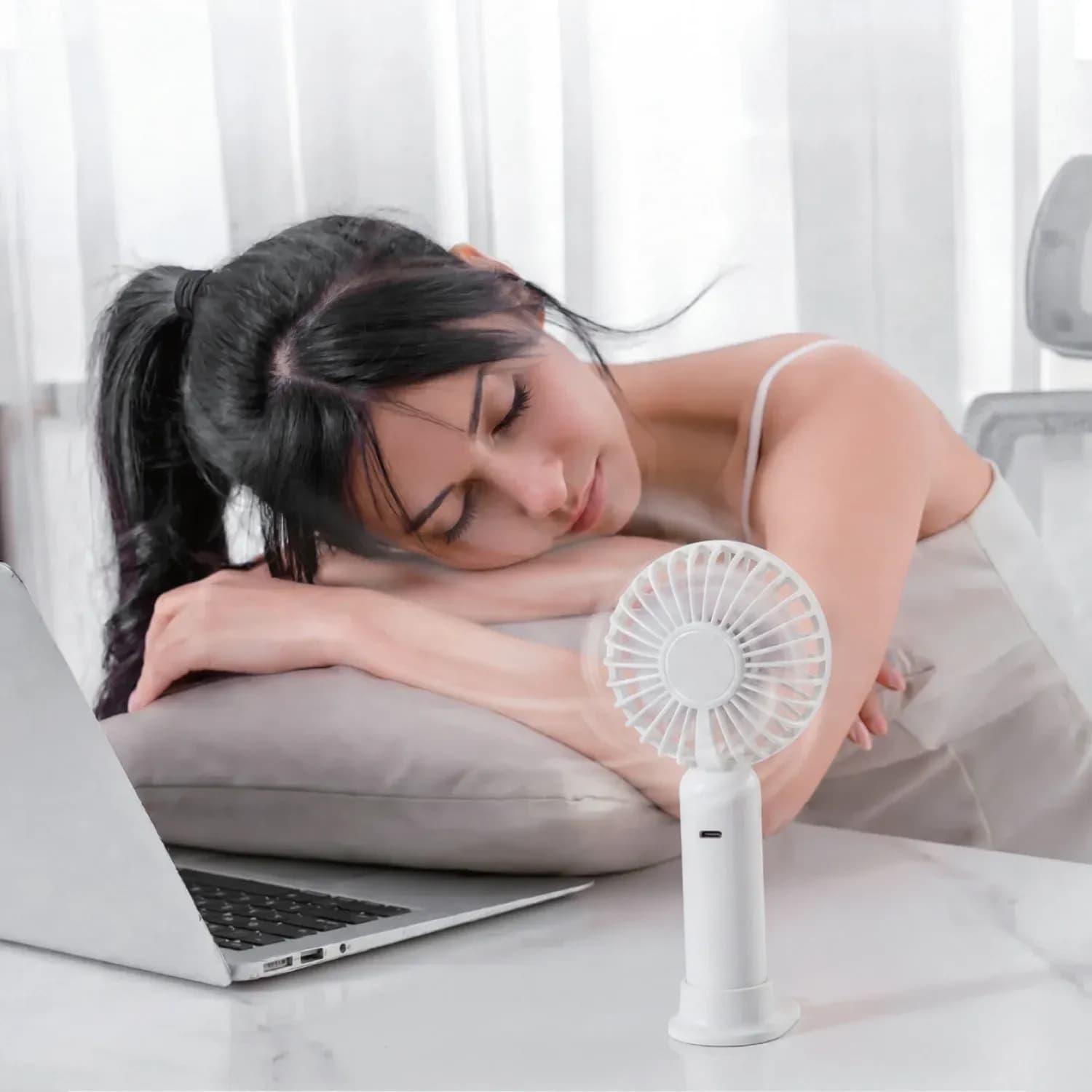 Porodo Handheld Fan Chillo Air - 2-in-1 Base & Phone Stand, White — White 3