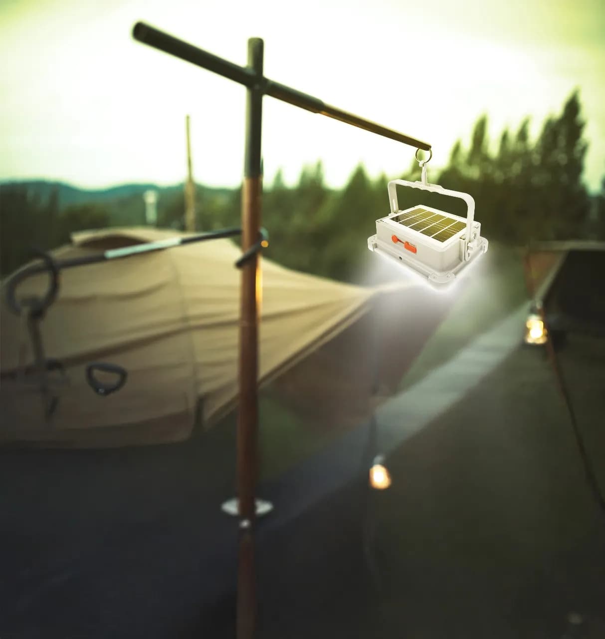 Porodo Lifestyle Sunlite Solar-Powered Rechargeable Outdoor LED Light 1 Porodo Lifestyle Sunlite Solar-Powered Rechargeable Outdoor LED Light 1