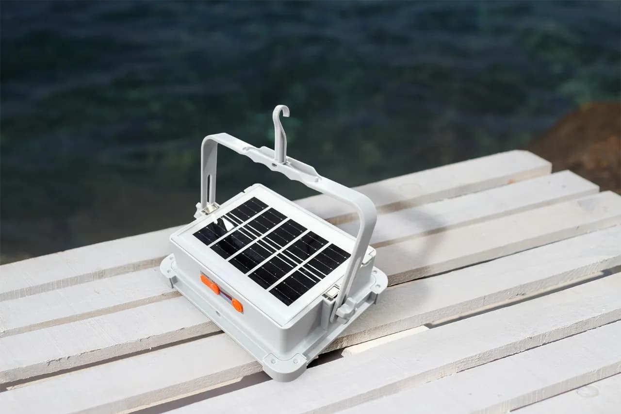 Porodo Lifestyle Sunlite Solar-Powered Rechargeable Outdoor LED Light 3
