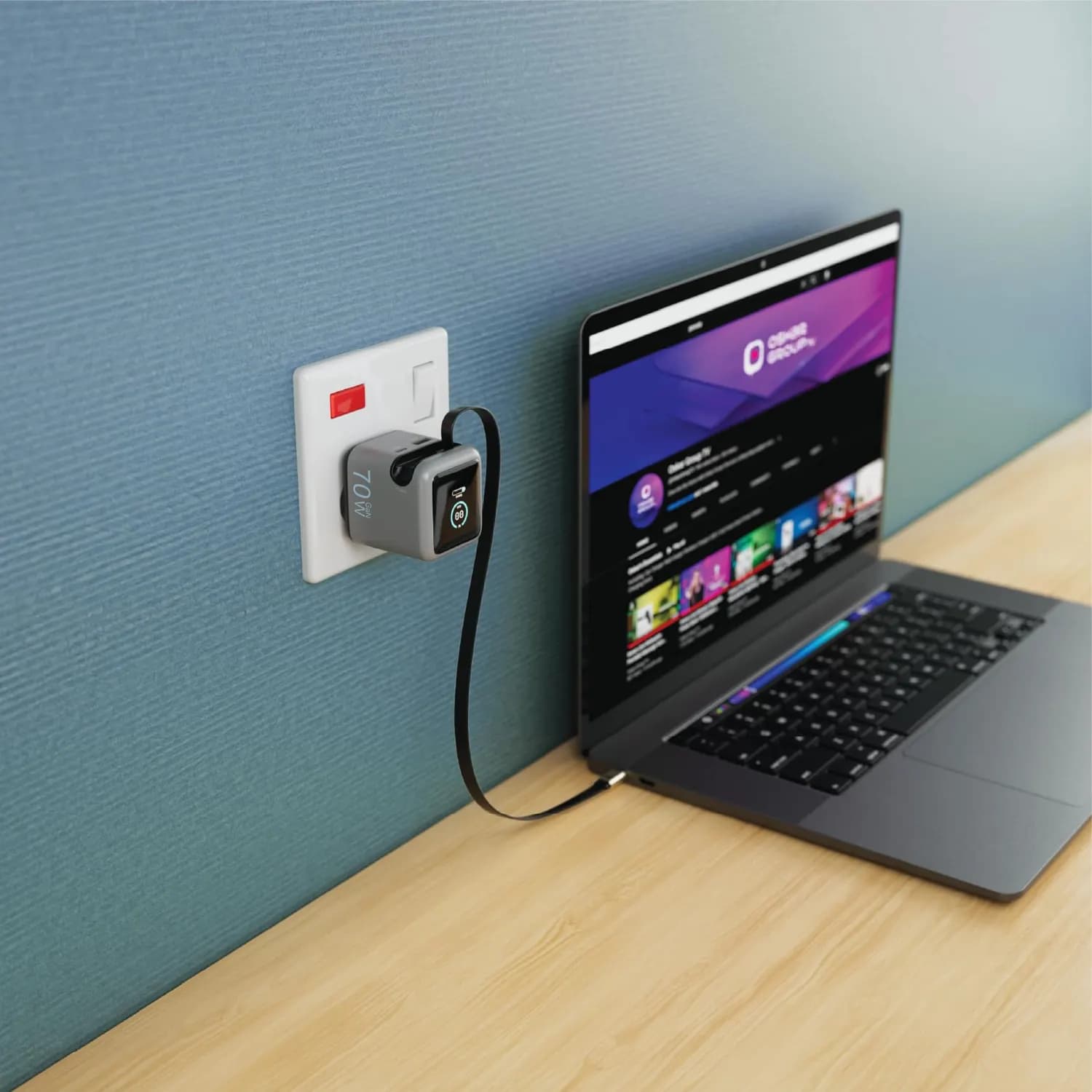 Powerology Charger - 70W Dual-Port GaN with Retractable Type-C Cable, Gray — White 3