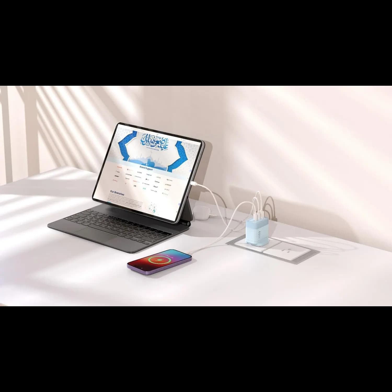 Powerology Fast Charging Adapter LUNEX Series - UK Plug, Blue — White 4